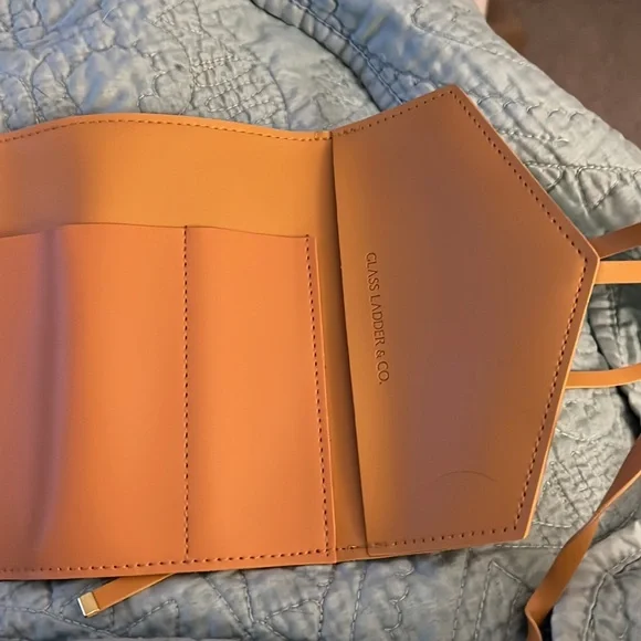 Glass Ladder and Co Tech Roll Organizer - Picture 2 of 8